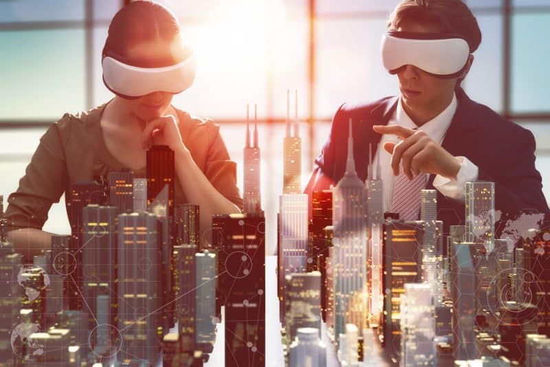 Students Prep for Business World with Virtual Reality