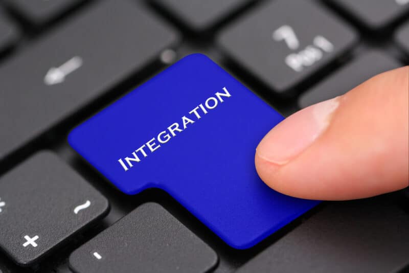Bespoke or Templated: The Impact of Integration Styles